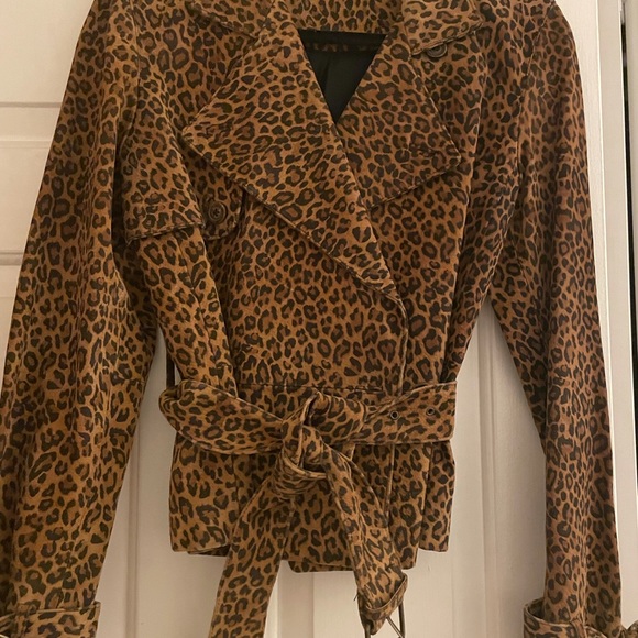 Beautiful barely worn leopard printed suede jacket - Picture 4 of 4